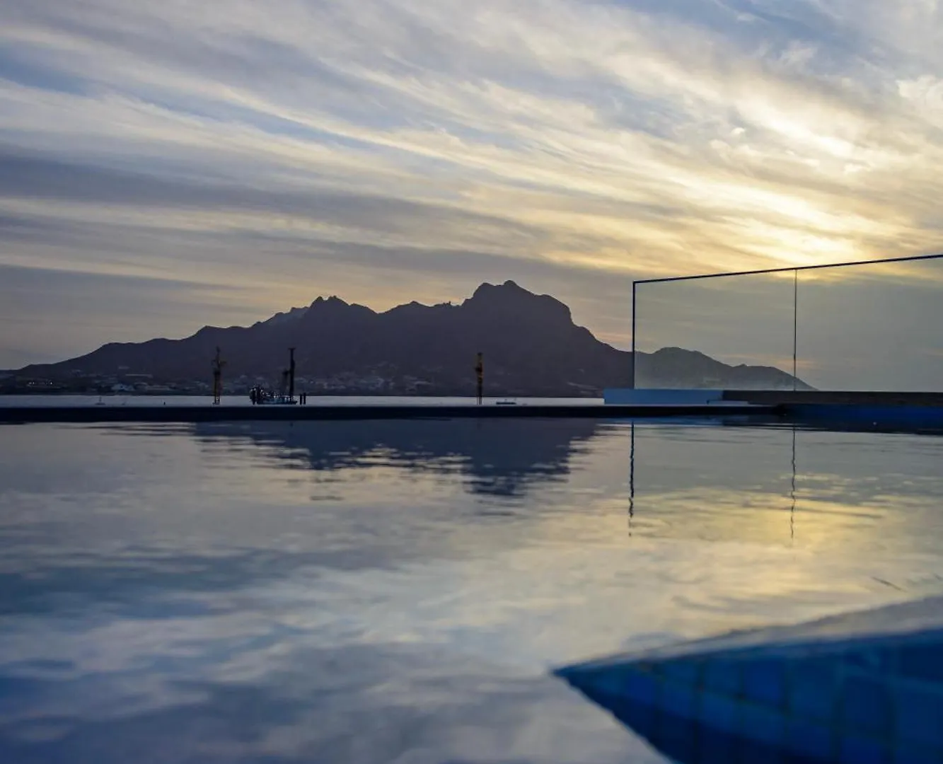Ouril Mindelo Hotel 4*,
