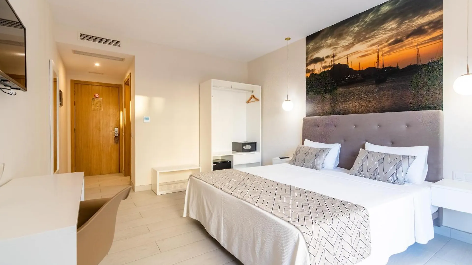 Ouril Mindelo Hotel