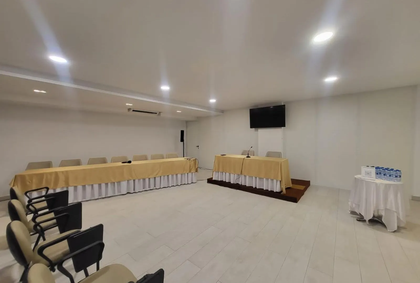 Ouril Mindelo Hotel